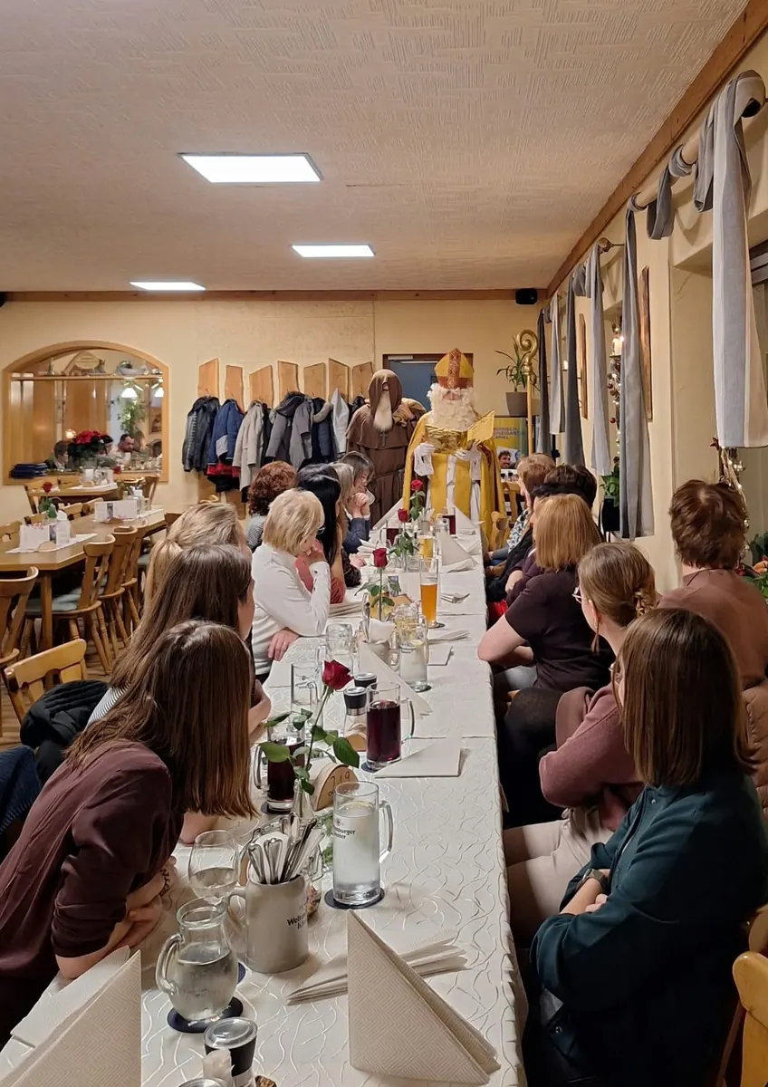 Weihnachtsfeier mit Nikolausbesuch